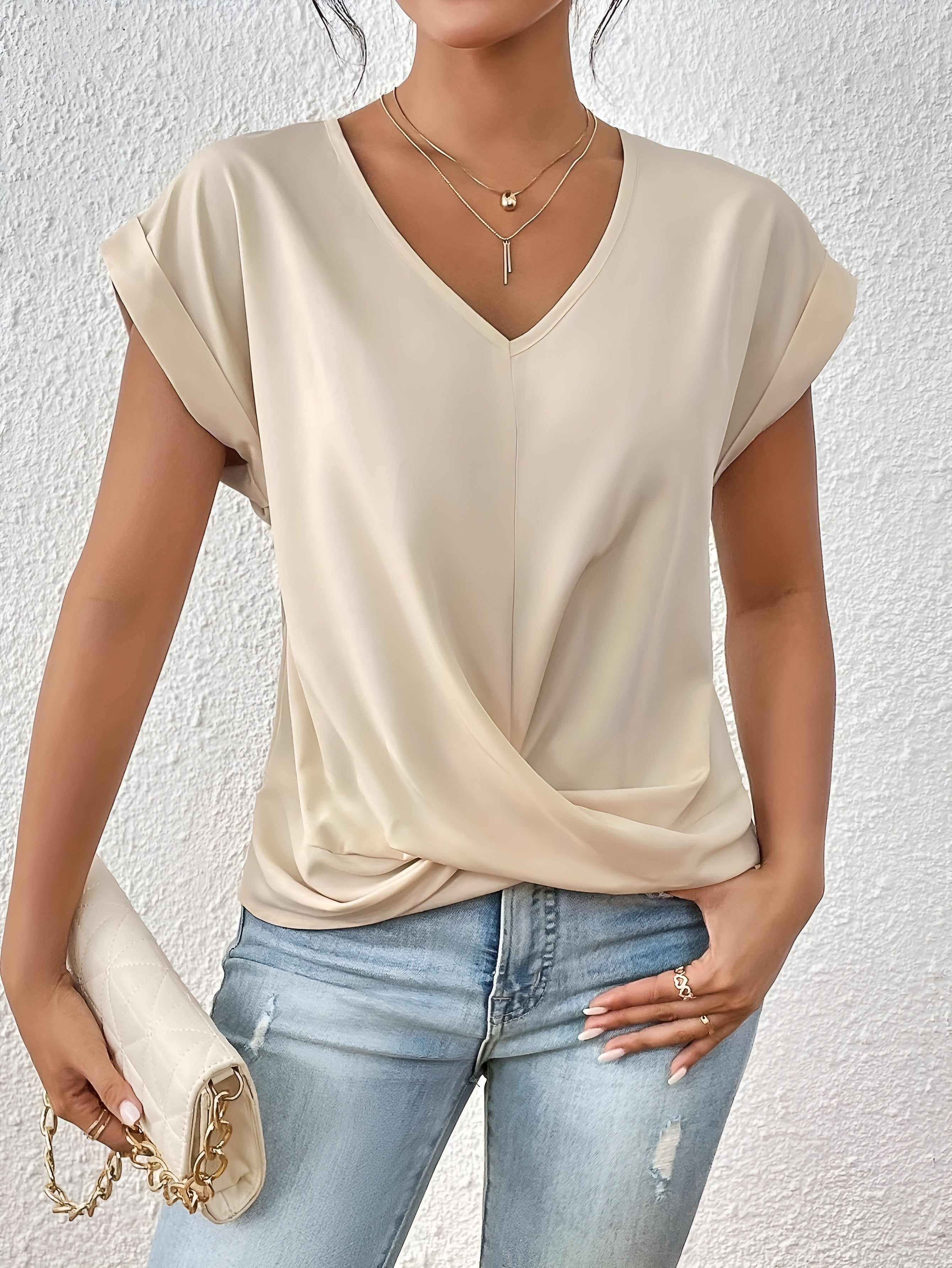 Sofia™ | Casual T-shirt with a sweetheart neckline