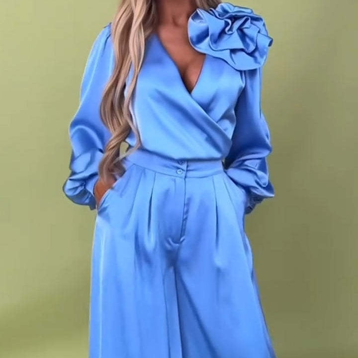 Ludovica™ | ELEGANT JUMPSUIT WITH FLOWER DETAIL