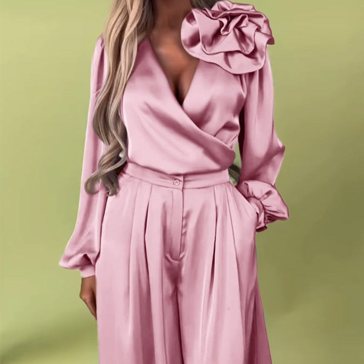 Ludovica™ | ELEGANT JUMPSUIT WITH FLOWER DETAIL