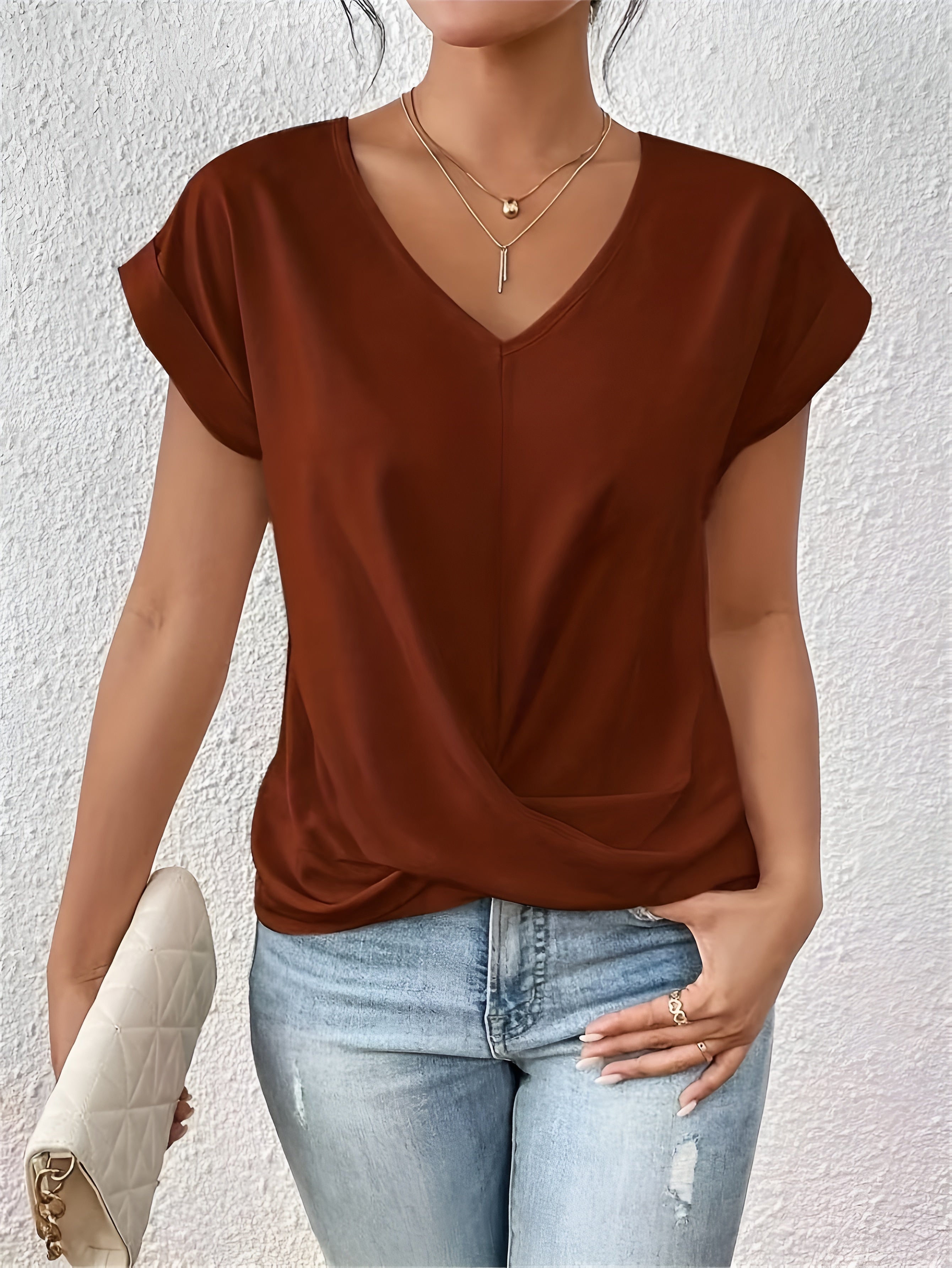 Sofia™ | Casual T-shirt with a sweetheart neckline