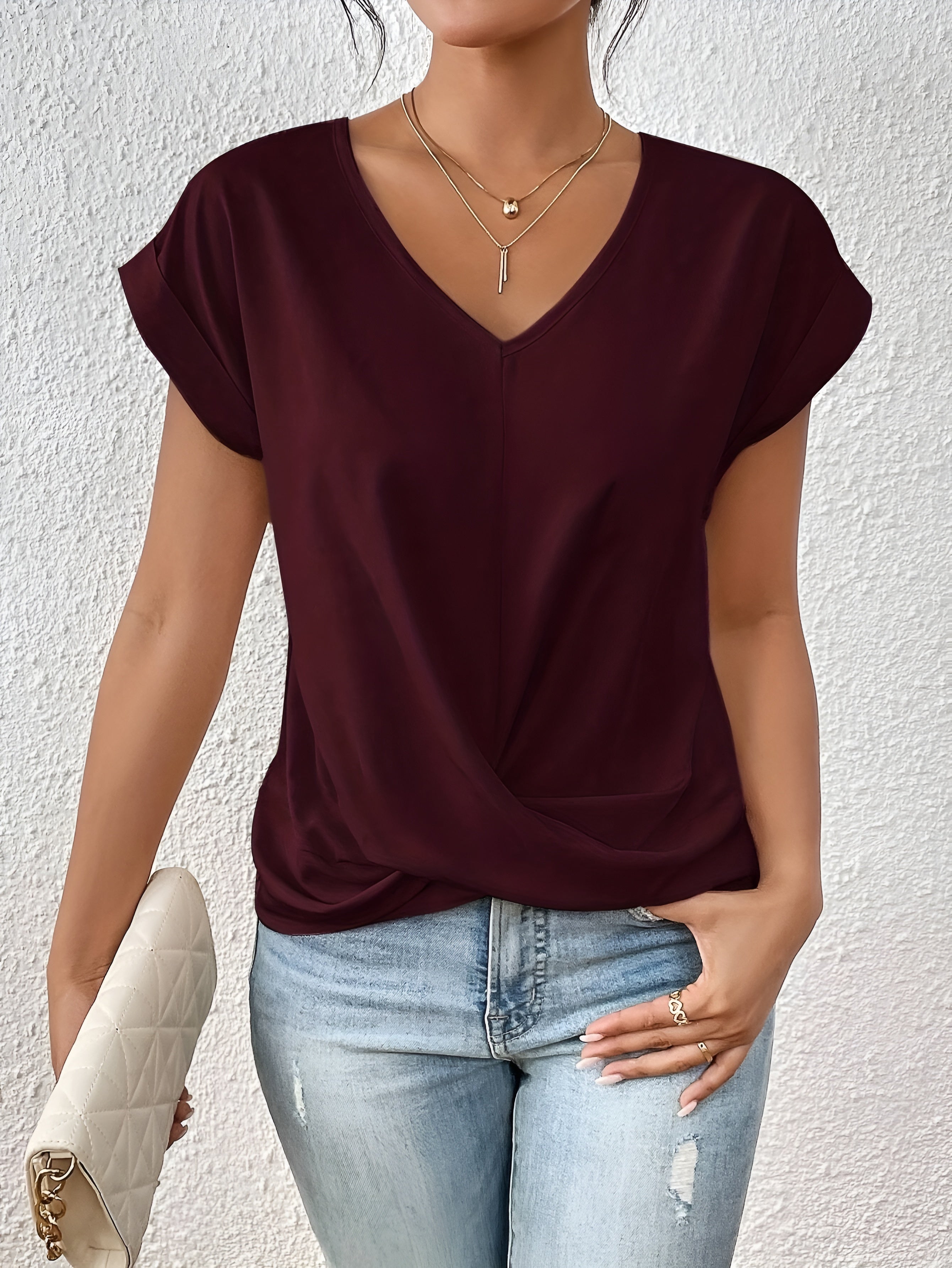 Sofia™ | Casual T-shirt with a sweetheart neckline